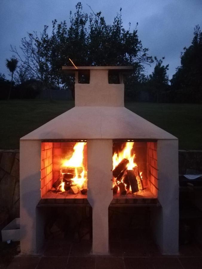 Piscina Climatizada - Todo El Ano- Playa De La Nora-Chimenea- Barbacoa Villa Quintueles ภายนอก รูปภาพ
